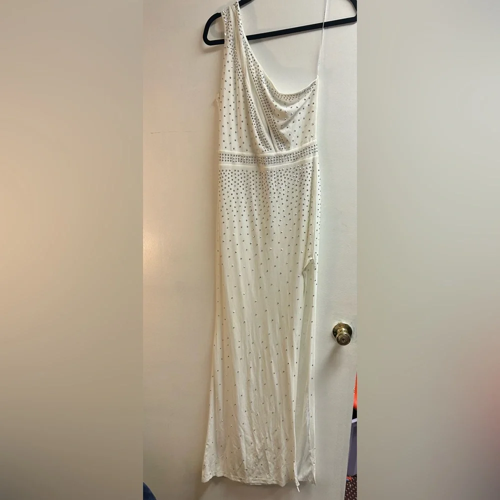 Symphony White One-Shoulder Dress with Slit - Picture 4 of 14